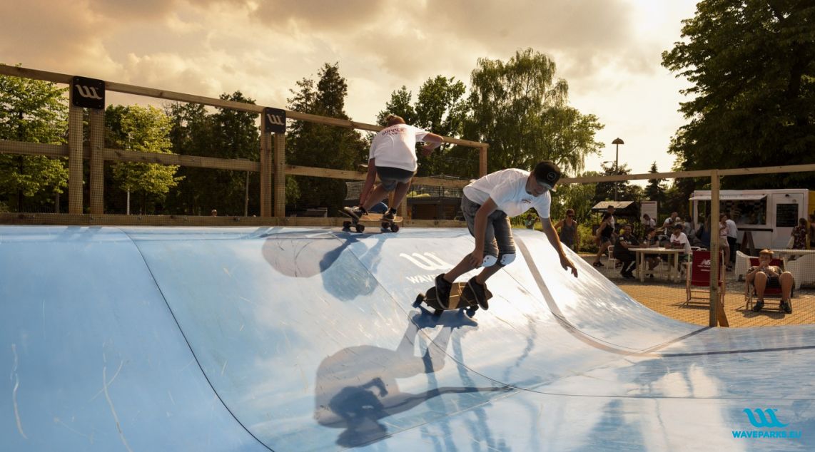 Waveparks - Carver skateboard